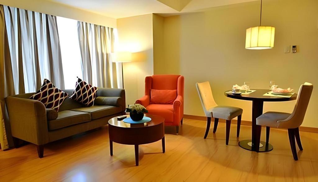 Lancaster Hotel Manila Mandaluyong Exterior photo