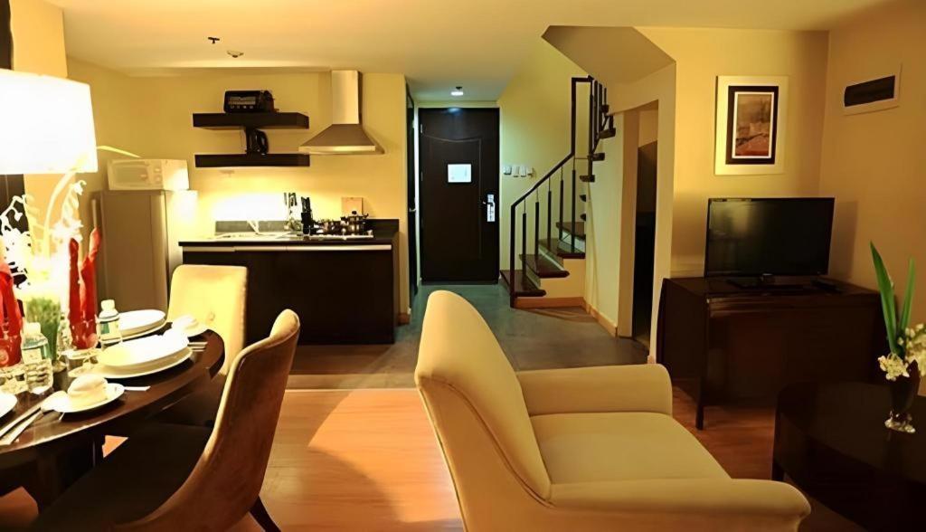 Lancaster Hotel Manila Mandaluyong Exterior photo
